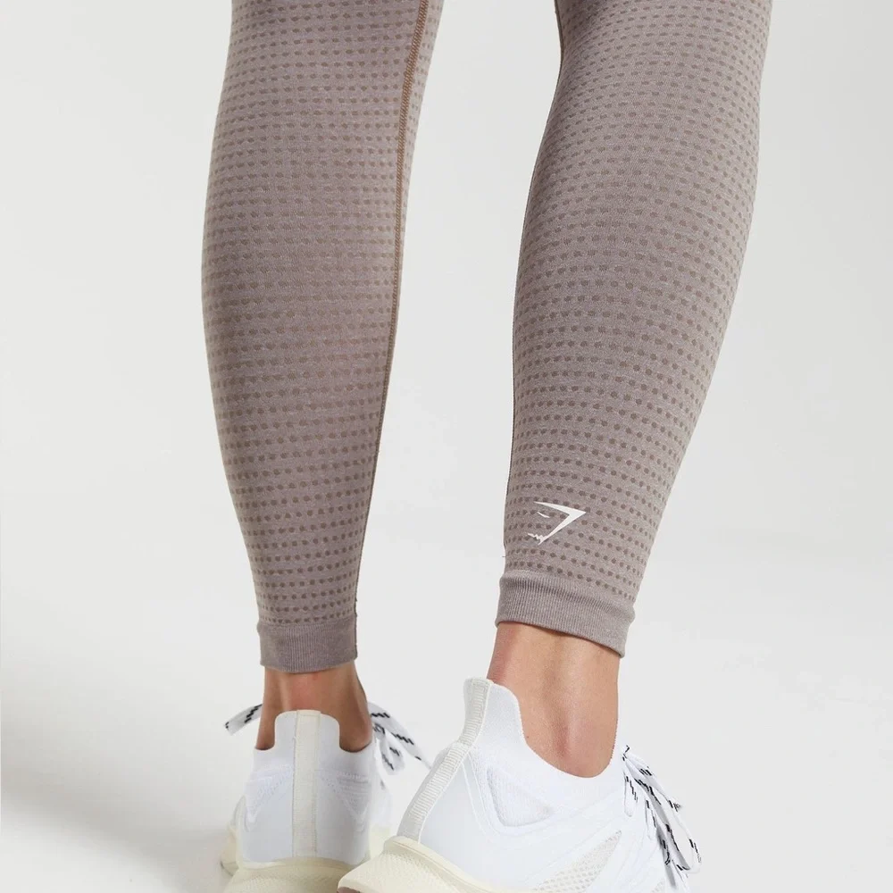 Gymshark Vital Seamless 2.0 Leggings in Warm Taupe Marl - Picture 6 of 7